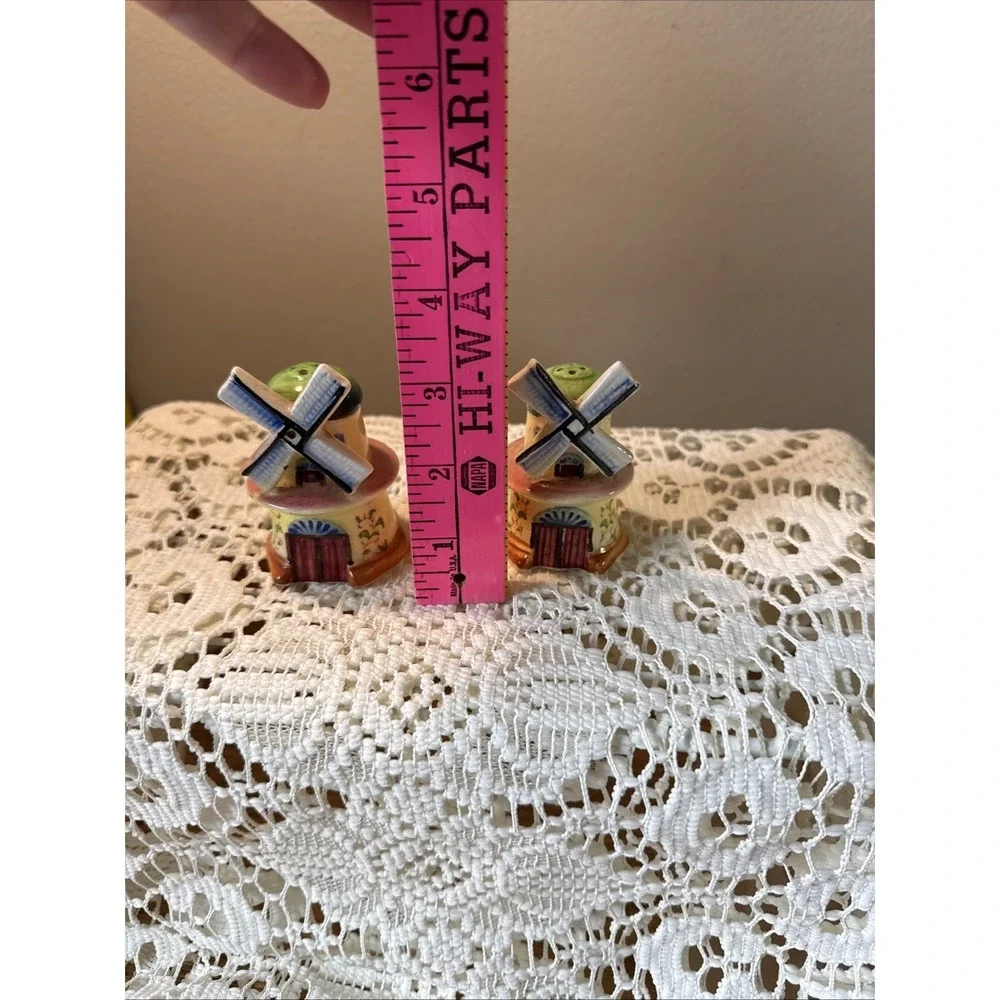 Vintage Dutch windmill-shaped salt and pepper‎ shakers